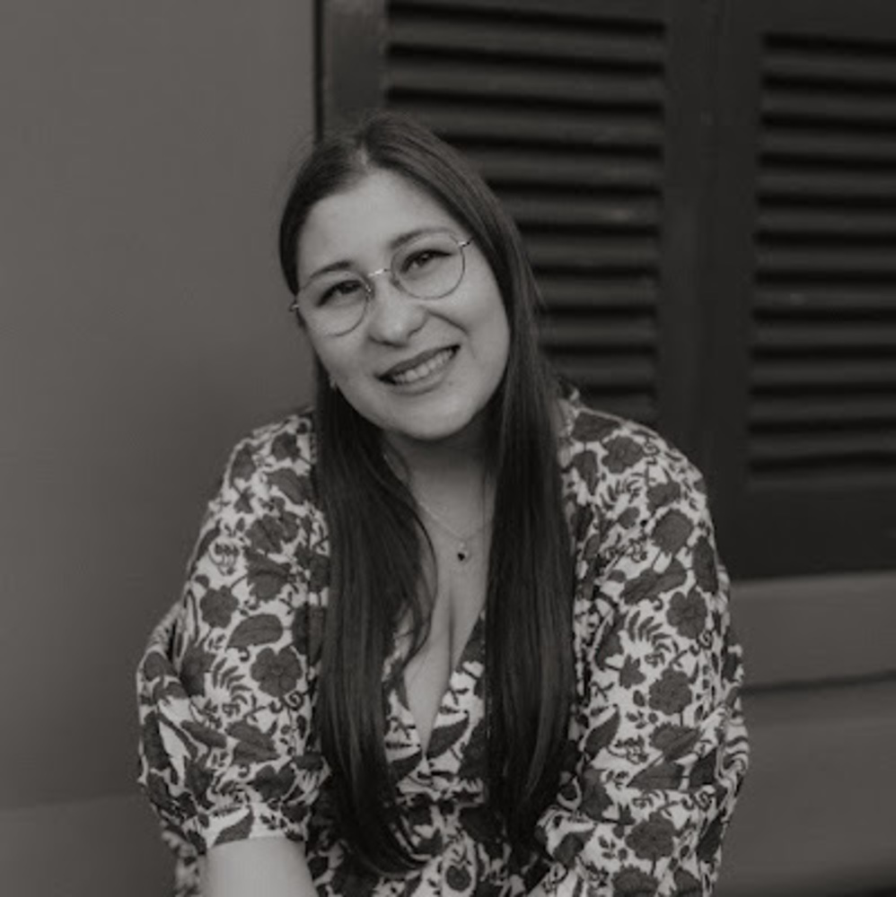 Meet your Posher, Larissa